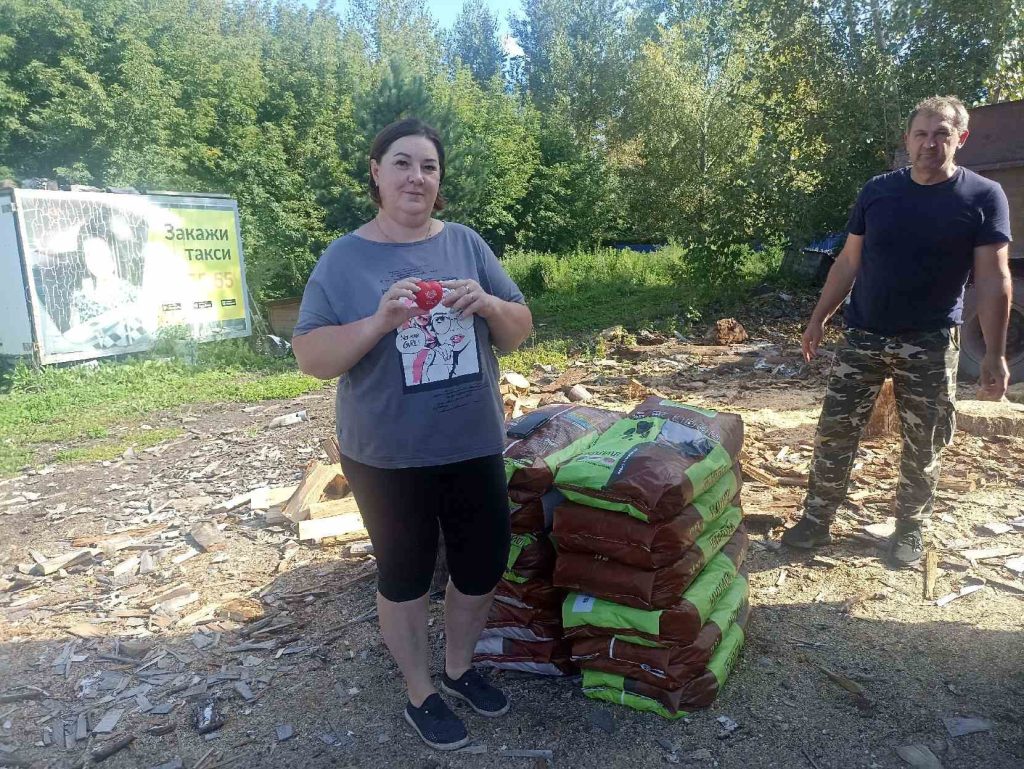 Помощь приюту «Территория спасения»: «Мой Алтай» предоставил корм для питомцев