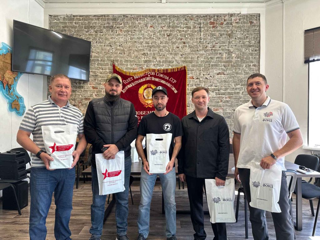 Поддержка Русской общины Алтайского края: Новые рации для дружины