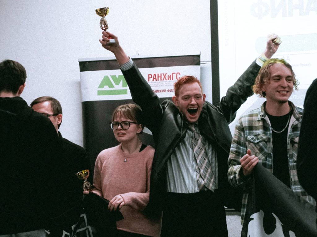 Джедайский турнир по парламентским дебатам объединил школьников и студентов в Алтайском филиале РАНХиГС