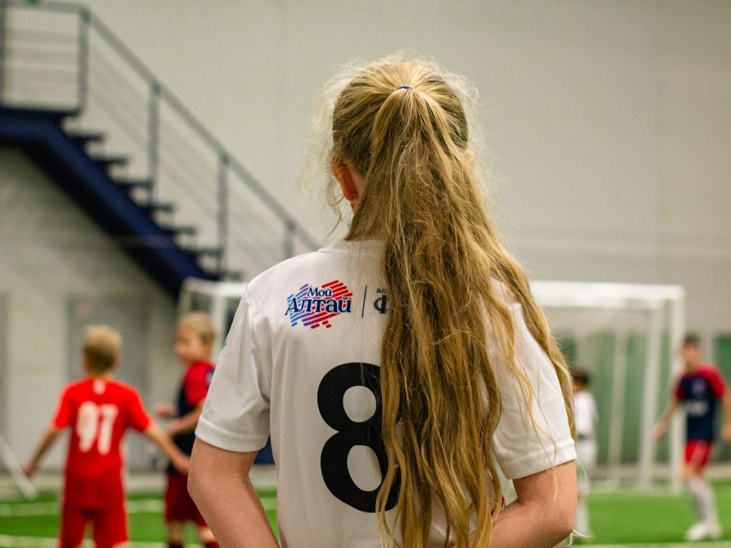 Юные футболисты «Патриота» получили поддержку от благотворительного фонда